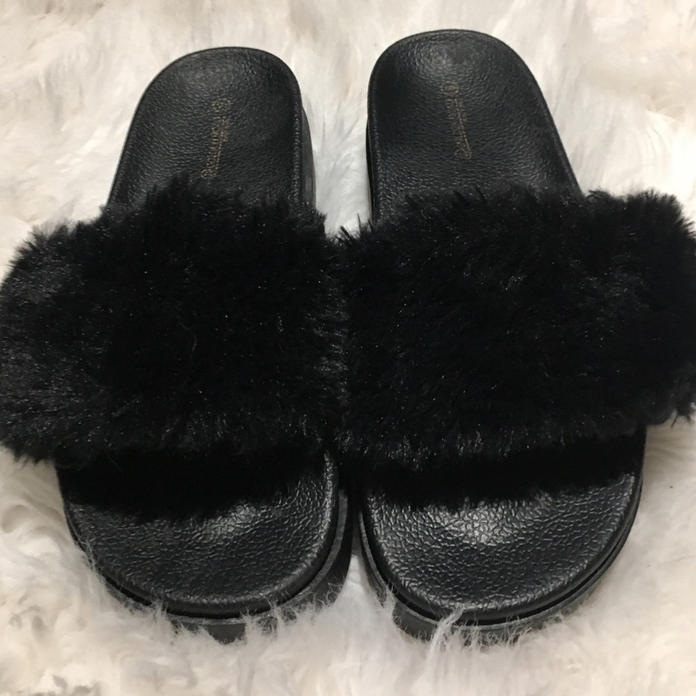 Fuzzy platform sandals